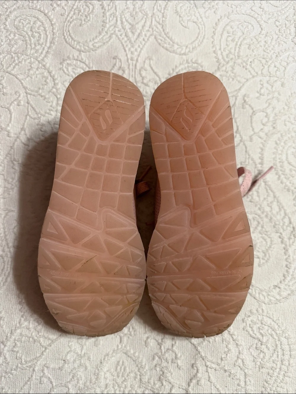 Skechers Kids Size 3 Youth Girls Pink Iridescent Chunky Sneakers